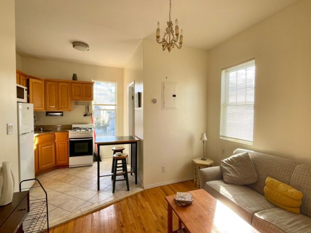 1 BR,  1.00 BTH &nbsp;Apartment style home in Rockaway Beach