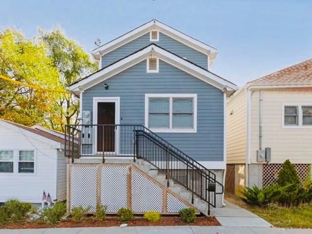 3 BR, 2.00 BTH style home in Broad Channel
