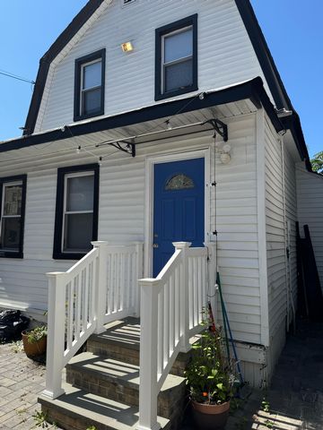  1 BR,  1.00 BTH  Apartment style home in Rockaway Beach