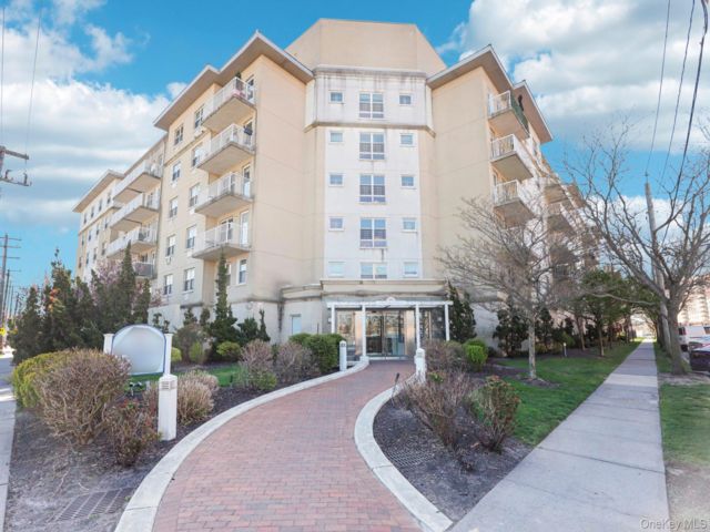 [Rockaway Beach Real Estate, listing number 7277728]