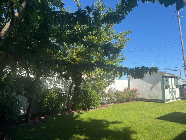  2 BR,  1.00 BTH &nbsp;Custom style home in Rockaway Beach