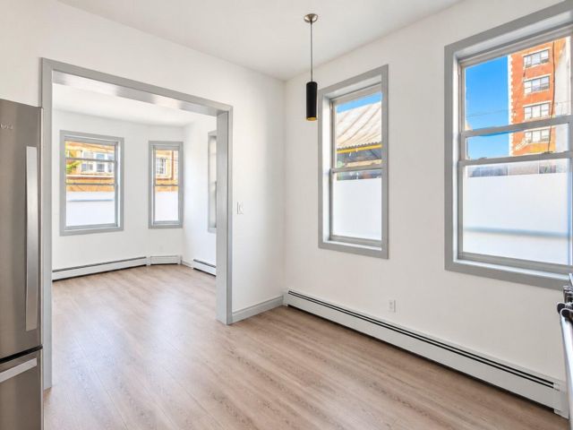  1 BR,  1.00 BTH &nbsp;Apartment style home in Rockaway Beach